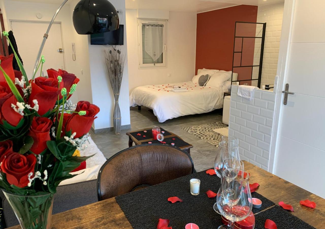 Amour Azur Appartement Pour 2 Avec Jacuzzi Et Terrasse A 2 Minutes De La Mer Vallauris Luaran gambar